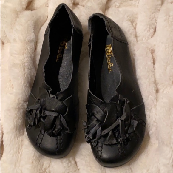 Shoes - Picture 1 of 2